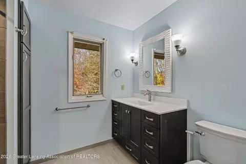 Bath - 10450 Corcoran Rd, Haslett, MI 48840 photo 5 of 6