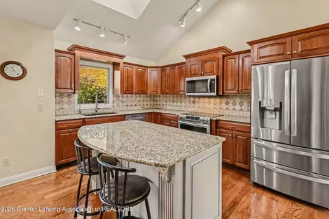 Kitchen - 10450 Corcoran Rd, Haslett, MI 48840 photo 2 of 3