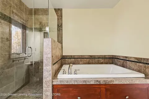 Bath - 10450 Corcoran Rd, Haslett, MI 48840 photo 3 of 6