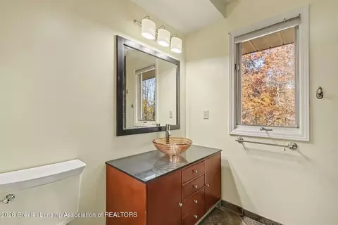 Bath - 10450 Corcoran Rd, Haslett, MI 48840 photo 4 of 6