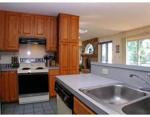 3930 E Sunwind, Okemos, MI 48864 photo 5