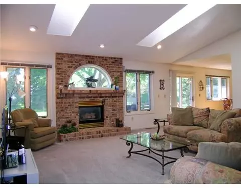 3930 E Sunwind, Okemos, MI 48864 photo 2