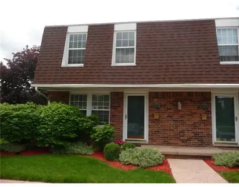 6337 Beechfield Dr, Lansing, MI 48911 photo 1