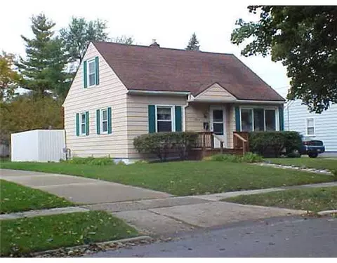 3914 Alpha St, Lansing, MI 48910 photo 1