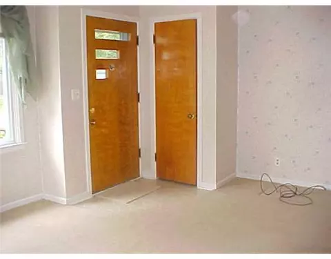 3914 Alpha St, Lansing, MI 48910 photo 9