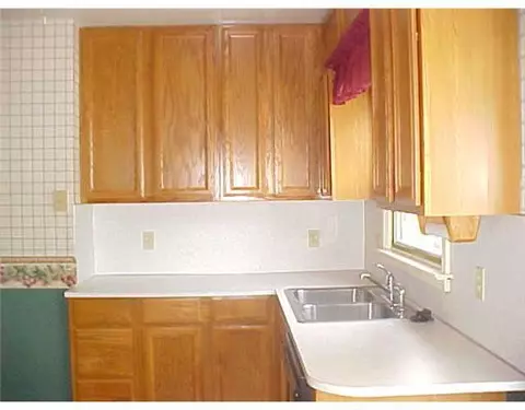 3914 Alpha St, Lansing, MI 48910 photo 7