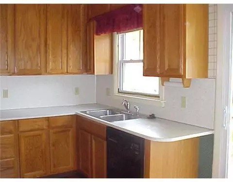 3914 Alpha St, Lansing, MI 48910 photo 6