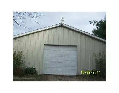 542 Lumberjack Rd, Sumner, MI 48889 photo 3