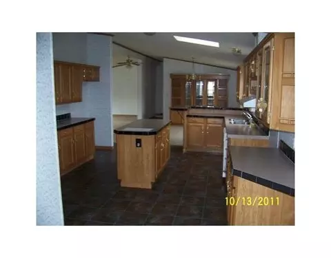 542 Lumberjack Rd, Sumner, MI 48889 photo 5