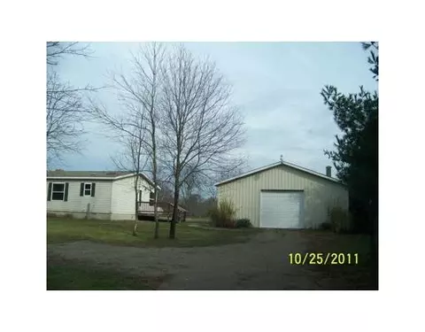 542 Lumberjack Rd, Sumner, MI 48889 photo 2