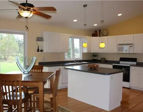 315 W Rolfe, Perry, MI 48872 photo 7