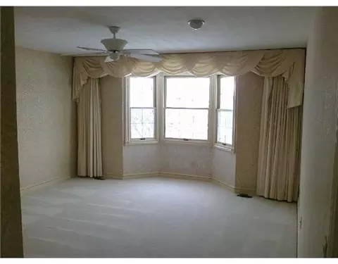 323 Cologne, Lansing, MI 48917 photo 5