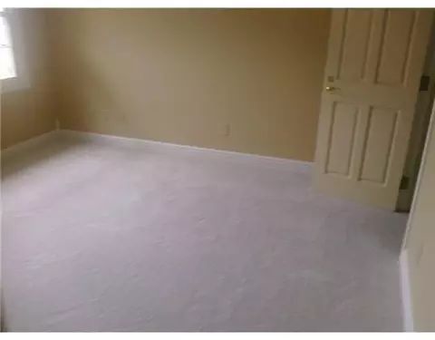 323 Cologne, Lansing, MI 48917 photo 10