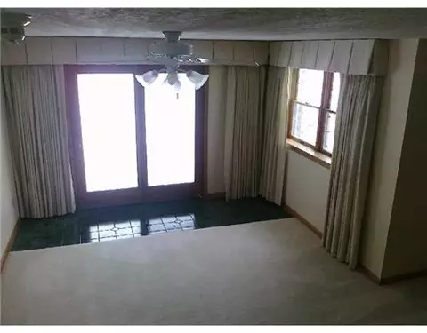 323 Cologne, Lansing, MI 48917 photo 8
