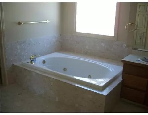 323 Cologne, Lansing, MI 48917 photo 7