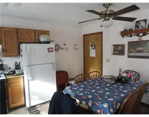 725 E Cavanaugh Rd, Lansing, MI 48910 photo 5