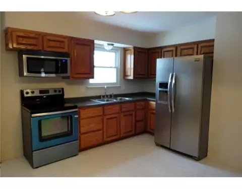 238 Trinity Cir, Lansing, MI 48911 photo 4