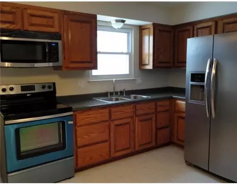 238 Trinity Cir, Lansing, MI 48911 photo 2
