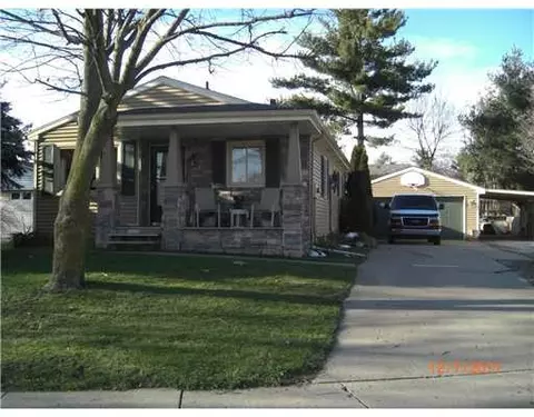 824 Walnut, Charlotte, MI 48813 photo 1