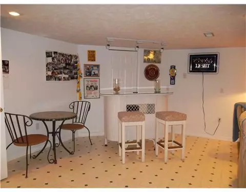 2465 Featherstone, Lansing, MI 48911 photo 5