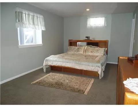 2465 Featherstone, Lansing, MI 48911 photo 9