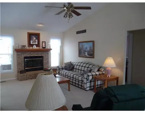2465 Featherstone, Lansing, MI 48911 photo 2