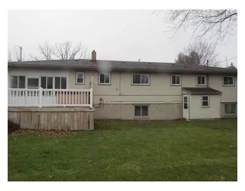 3532 Delta River Dr, Lansing, MI 48906 photo 9