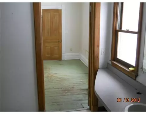 323 N Main St, Perry, MI 48872 photo 4