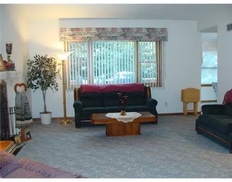 7601 Sugar Maple Cir, Lansing, MI 48917 photo 3