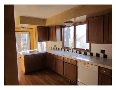 3737 Springbrook, Lansing, MI 48917 photo 5