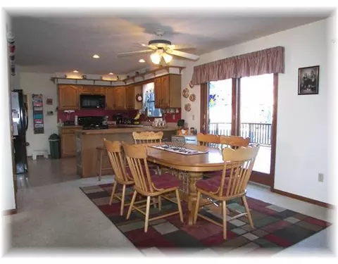 1258 Castlewood Cir, Dewitt, MI 48820 photo 10