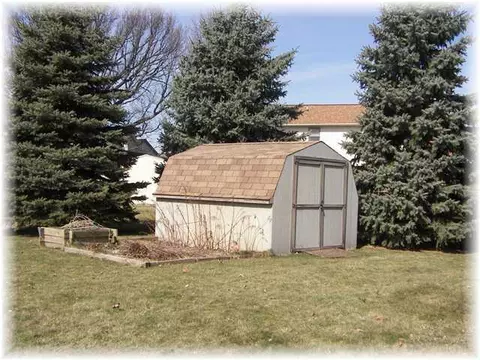 1258 Castlewood Cir, Dewitt, MI 48820 photo 6
