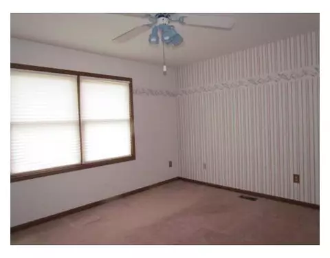 1276 Castlewood Cir, Dewitt, MI 48820 photo 6