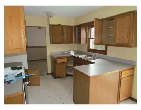 1276 Castlewood Cir, Dewitt, MI 48820 photo 5
