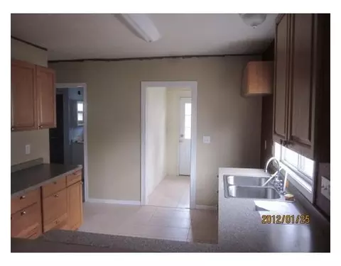 633 E Comstock, Owosso, MI 48867 photo 8