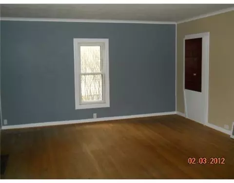 633 E Comstock, Owosso, MI 48867 photo 5