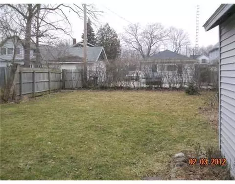 633 E Comstock, Owosso, MI 48867 photo 10