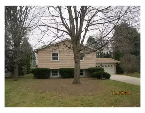 605 Devon, Eaton Rapids, MI 48827 photo 1