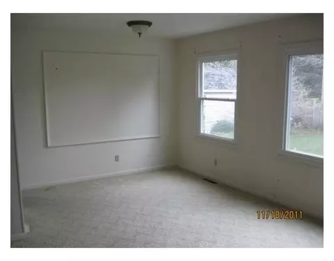 605 Devon, Eaton Rapids, MI 48827 photo 3