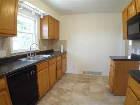 4100 Devonshire, Lansing, MI 48910 photo 4
