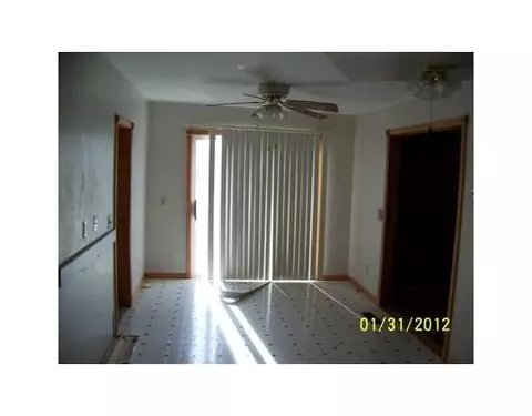 666 S Maple Ave, Maple Rapids, MI 48853 photo 4