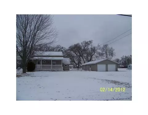 666 S Maple Ave, Maple Rapids, MI 48853 photo 1