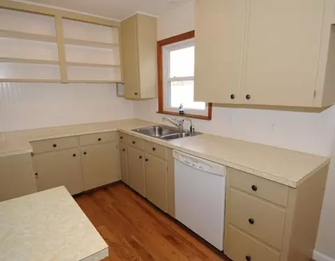 608 Maple, Grand Ledge, MI 48837 photo 6