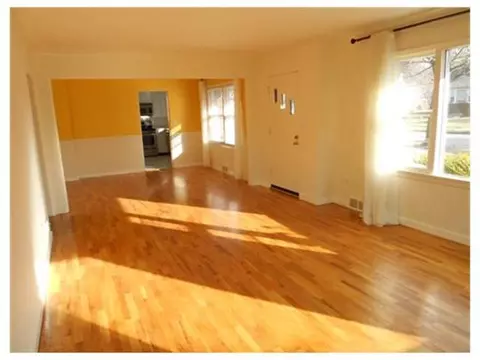 1724 Pingree St, Lansing, MI 48910 photo 3