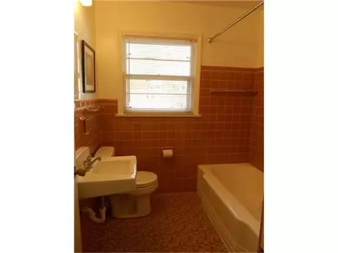 1724 Pingree St, Lansing, MI 48910 photo 8