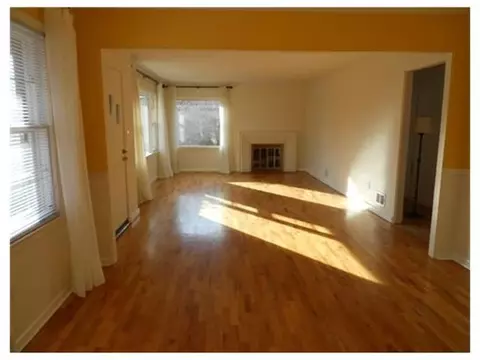 1724 Pingree St, Lansing, MI 48910 photo 2