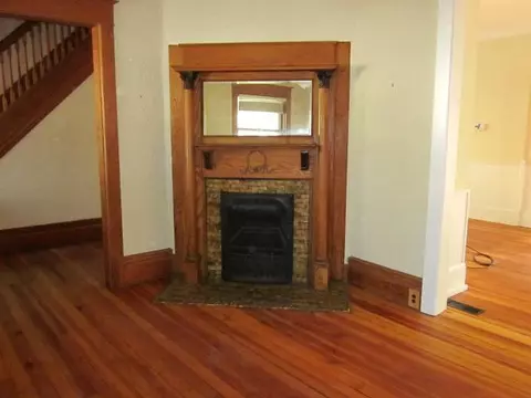423 W Barnes, Lansing, MI 48910 photo 2