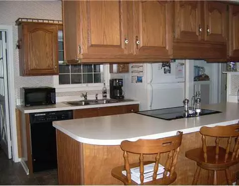 402 E Buchanan St, Saint Johns, MI 48879 photo 3