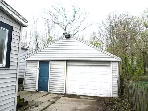 3904 Aurelius Rd, Lansing, MI 48910 photo 5
