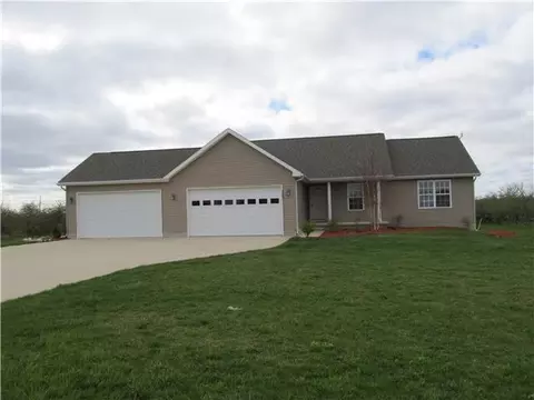 8065 Mcintosh St, Saint Johns, MI 48879 photo 2